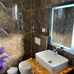 Elvis Caca 4* Ksamil
