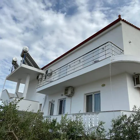 Casa de hóspedes Elvis Caca