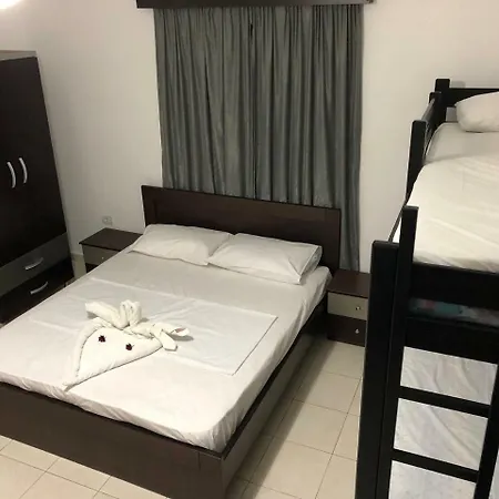 Casa de hóspedes Elvis Caca 4*
